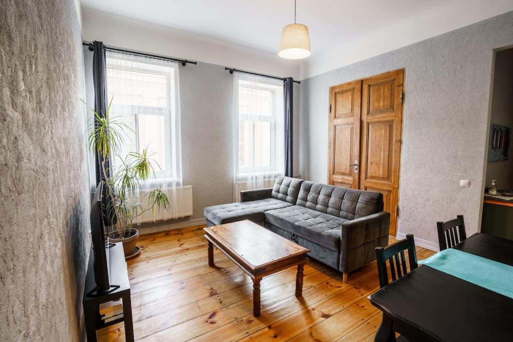 Two Bedroom Ausekla Apartment Liepāja Dış mekan fotoğraf